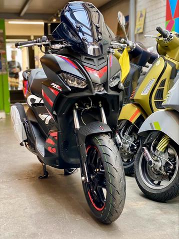 Nieuwe Aprilia sr gt replica 125 abs