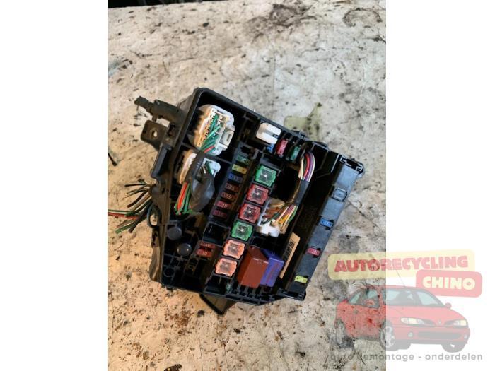 Zekeringkast van een Toyota Yaris, Auto-onderdelen, Elektronica en Kabels, Toyota, Gebruikt, 3 maanden garantie, Ophalen of Verzenden