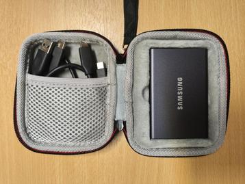 2TB ssd samsung T7 beschikbaar voor biedingen