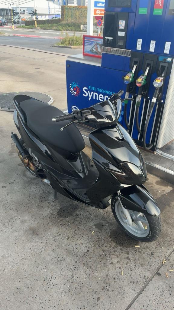 Yamaha jog r, Fietsen en Brommers, Scooters | Yamaha, Zo goed als nieuw, Elektrisch, Ophalen