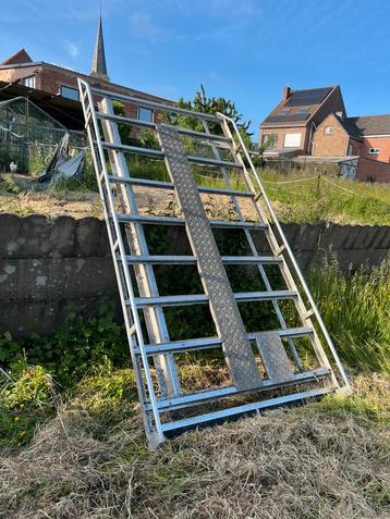 Dakrek alu bestelwagen beschikbaar voor biedingen