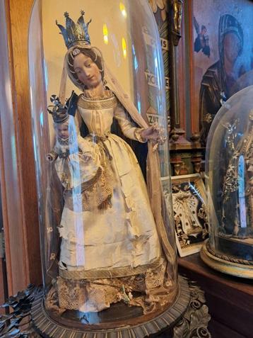 Antieke Circa 1840,s Handgemaakt Victoriaanse Madonna in Was beschikbaar voor biedingen