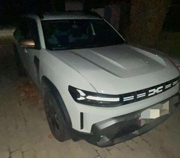 Dacia Duster Hybride bj. 7/2025 4000km amper 4 maand oud beschikbaar voor biedingen