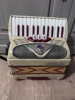 Accordeon Menghini&figli 32 bass, Musique & Instruments, 32 basses, Avec bretelles, Enlèvement, Utilisé