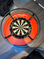 Dartsbord + verlichting + band + mat + 2 paar pijltjes, Sport en Fitness, Darts, Ophalen, Zo goed als nieuw