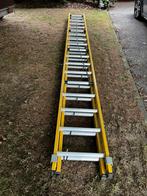 Uitschuifbare ladder., Ophalen, Zo goed als nieuw, Ladder