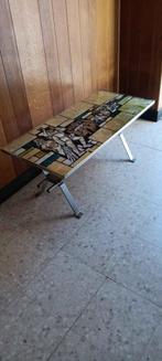 Salontafel met tegels, Ophalen
