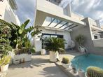 Half-vrijstaande hedendaagse villa op Orihuela Costa...., Immo, Spanje, Woonhuis, 3 kamers, Overige