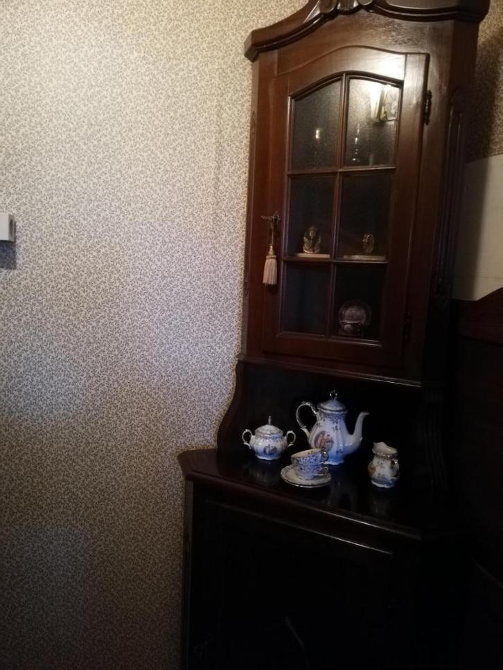 hoekkastje  in donker hout, Antiek en Kunst, Antiek | Meubels | Kasten, Ophalen