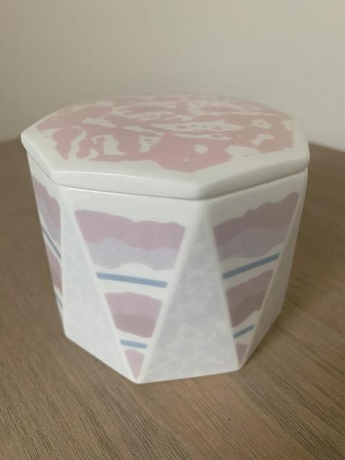 Zeldzaam Wedgwood "Pastel Strata" porseleinen potje, Antiek en Kunst, Antiek | Porselein, Ophalen of Verzenden