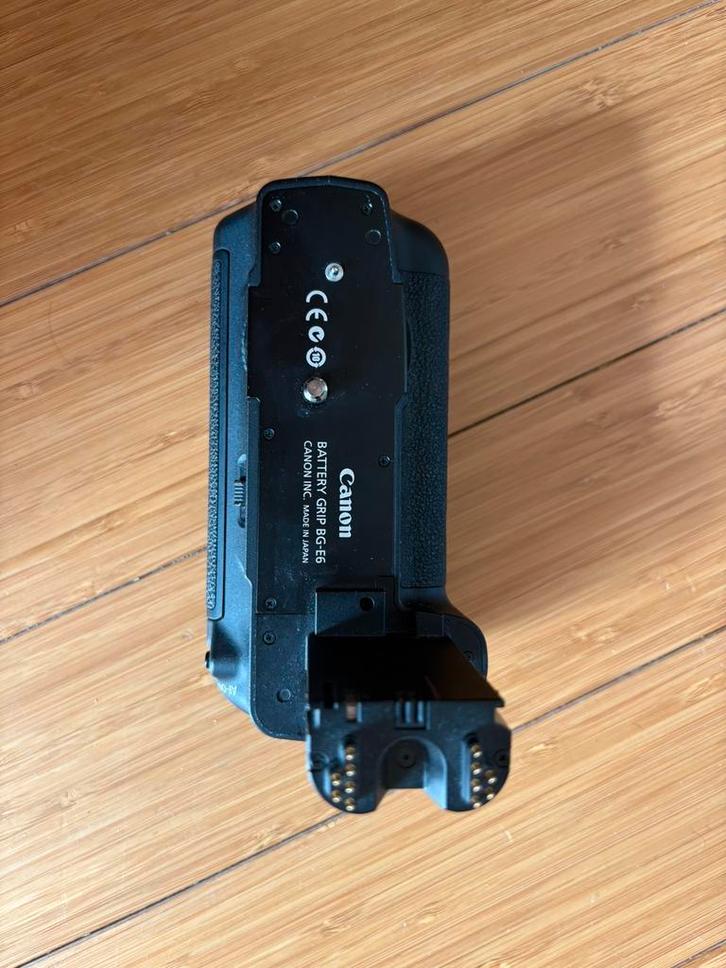 Grip pour Canon BG-E6, Audio, Tv en Foto, Fotocamera's Digitaal, Zo goed als nieuw, Canon, Ophalen of Verzenden