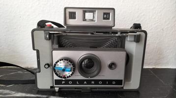 Polaroid 320 caméra terrestre disponible aux enchères