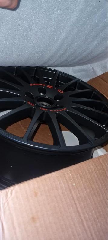 nieuwe OZ Racing Superturismo 18" 5x112 met banden beschikbaar voor biedingen