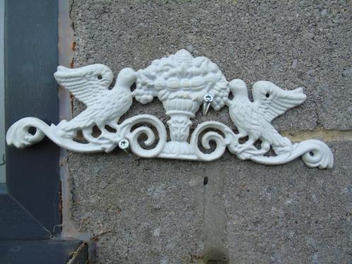 wit gietijzeren wandfronton met vogels, Tuin en Terras, Tuinwanddecoratie, Nieuw, Ophalen