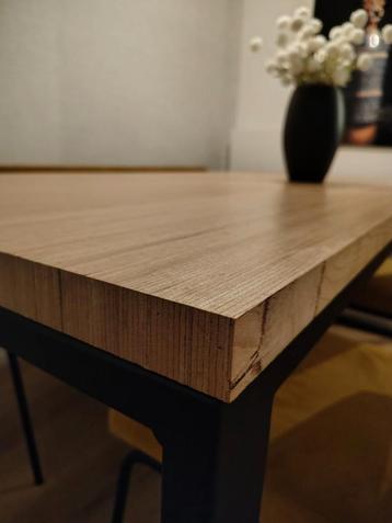 design eettafel op maat gemaakt bij lasser/schreinwerker beschikbaar voor biedingen