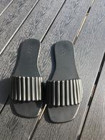 zwarte slippers Cos nieuw, Vêtements | Femmes, Chaussures, Noir, Enlèvement, COS, Sandales de bain