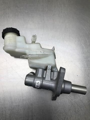 HOOFDREMCILINDER ABS Toyota Yaris III (P13) beschikbaar voor biedingen