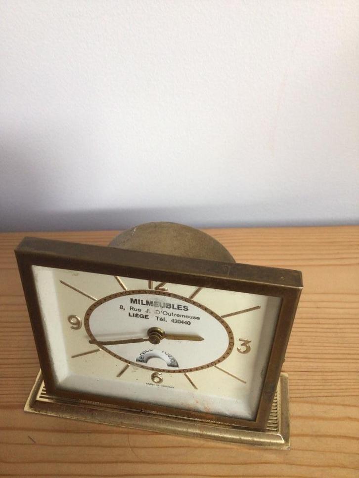Petit réveil de publicité de magasin de meuble, Antiquités & Art, Antiquités | Horloges, Enlèvement