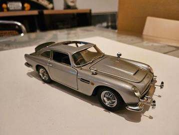 James Bond Aston Martin DB5 - Danbury 1/24