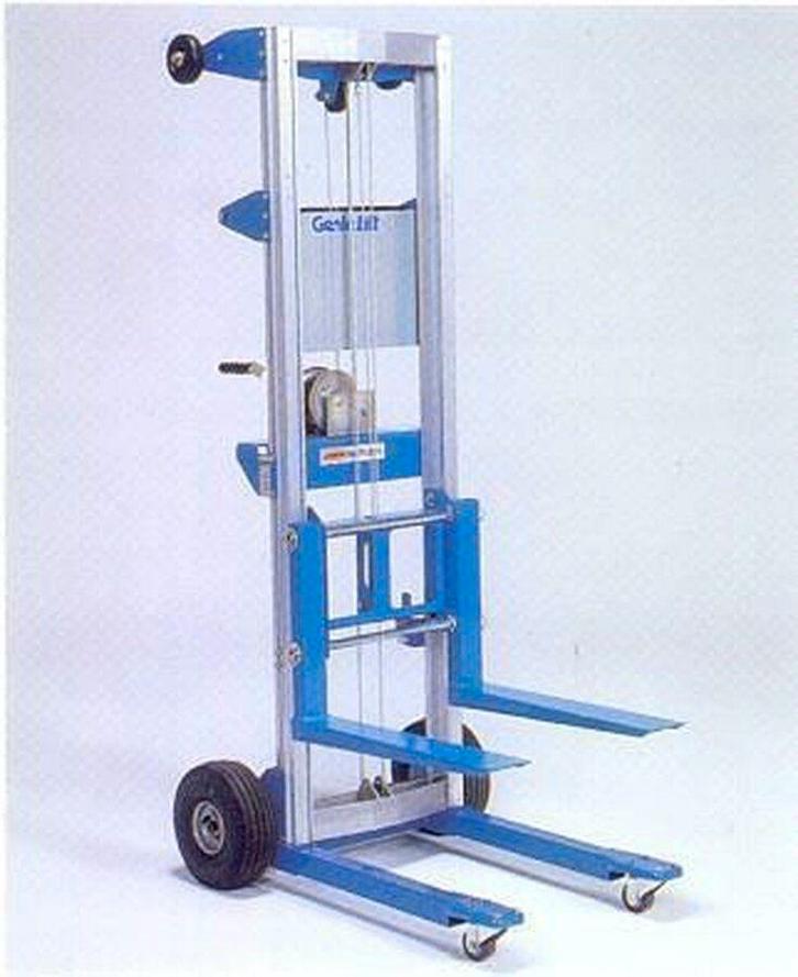 Te huur/koop materiaal lift/kanaallift compact  (REGIO BREE), Doe-het-zelf en Bouw, Gereedschap | Handgereedschap, Zo goed als nieuw