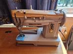 Singer naaimachine met voetpedaal en meubel, Antiek en Kunst, Ophalen
