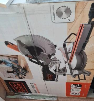 Scie à tronçonner Black & Decker neuve dans sa boîte 