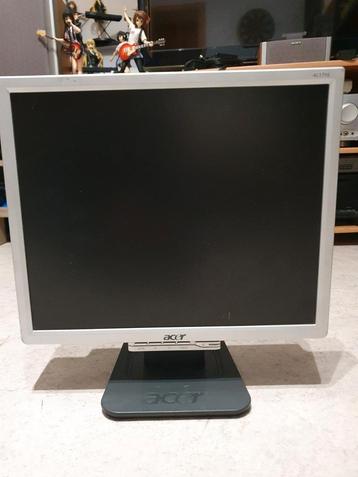 moniteur vga L:37,5cm 4/3 beschikbaar voor biedingen