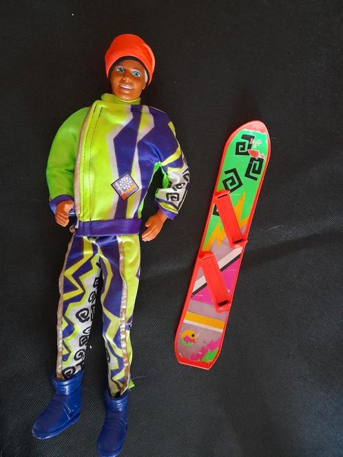 Barbie ken snowboard jaren 90 mattel, Verzamelen, Poppen, Zo goed als nieuw, Ophalen of Verzenden