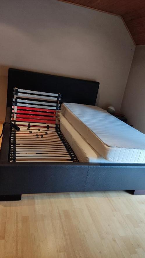 dubbel bed met elektrisch verstelbare lattenbodems + kastjes, Huis en Inrichting, Slaapkamer | Bedden, Gebruikt, Tweepersoons
