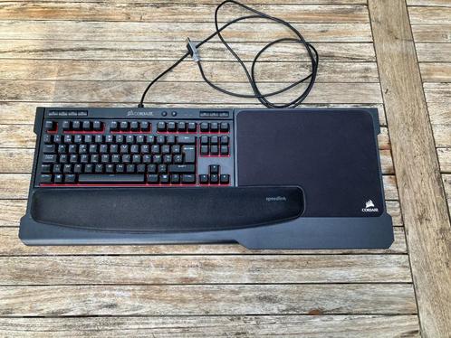 Corsair Gaming Lapboard + Mechanisch toetsenbord, Computers en Software, Toetsenborden, Zo goed als nieuw, Azerty, Bedraad, Ergonomisch