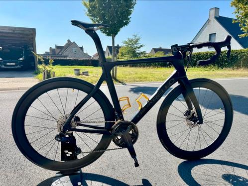 Pinarello Paris Ultegra di2 12 speed maat 56 , carbon wielen, Fietsen en Brommers, Fietsen | Racefietsen, Carbon, Ophalen
