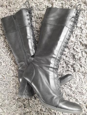 Bottes noires - T 39