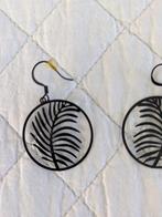 Oorbellen merk Handtas, Handtassen en Accessoires, Oorbellen, Ophalen, Overige materialen, Hangers, Zwart