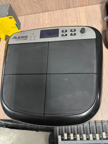 Alesis Sample pad compact 4, Musique & Instruments, Batteries & Percussions, Enlèvement