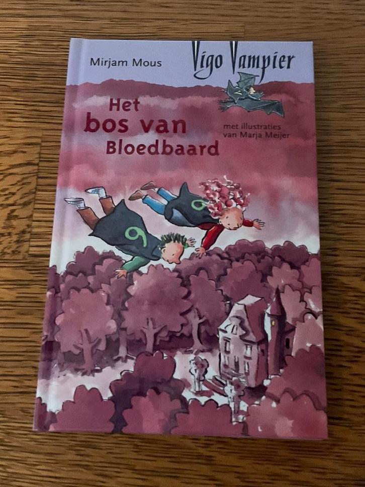 Vigo Vampier - Het bos van Bloedbaard (AVI 7), Livres, Livres pour enfants | Jeunesse | Moins de 10 ans, Comme neuf, Enlèvement