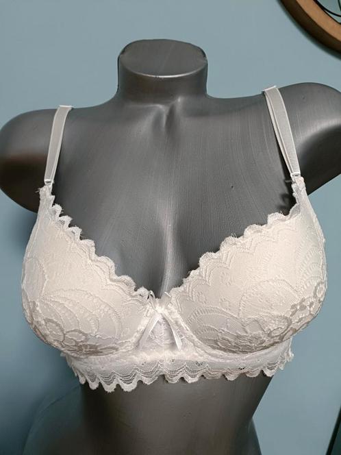 Soutien-gorge blanc 100B, Vêtements | Femmes, Sous-vêtements & Lingerie, Soutien-gorge, Blanc, Enlèvement ou Envoi