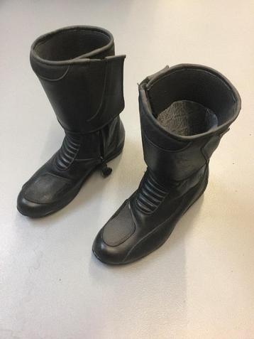 Gore-Tex motorlaarzen voor dames beschikbaar voor biedingen