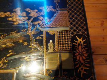 Table laquée chinoise beschikbaar voor biedingen