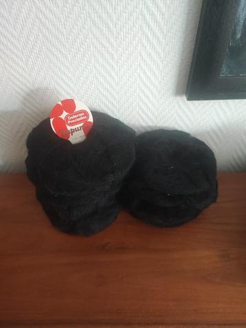 Espuma zwarte wol verschillende bollen €0,75 p/s €5 lot beschikbaar voor biedingen
