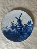Porceleinen delft blauw bord met bolen, gebarsten staat, Antiek en Kunst, Ophalen
