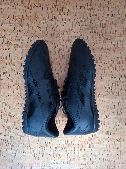 Adidas predator voetbalschoenen voor kunstgras, bijna nieuw, Sport en Fitness, Voetbal, Zo goed als nieuw, Schoenen, Maat L, Ophalen of Verzenden