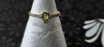 14k geelgouden ring met Peridoot en diamanten beschikbaar voor biedingen