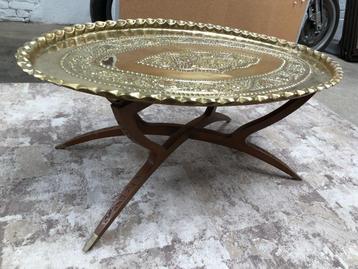 Antieke koffie of thee tafel, Enlèvement, Cuivre