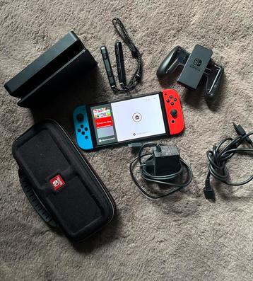 Nintendo Switch Oled - In zeer goede staat beschikbaar voor biedingen