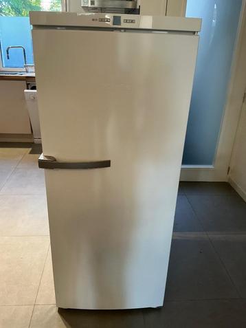 Diepvriezer Miele, Elektronische apparatuur, Vriezers en Diepvrieskisten, Minder dan 60 cm, 160 cm of meer, Zo goed als nieuw