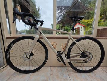 Megamo west 15 2023 taille M - 1700km - carbone, Enlèvement, Comme neuf, Carbone