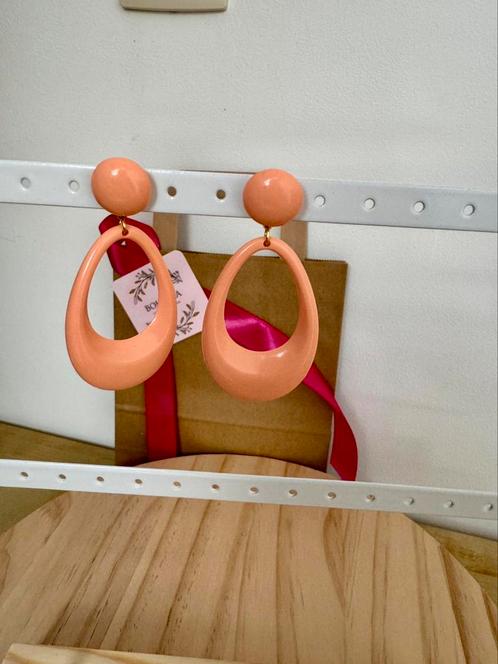 oorbellen van acryl, Handtassen en Accessoires, Oorbellen, Nieuw, Hangers, Ophalen of Verzenden