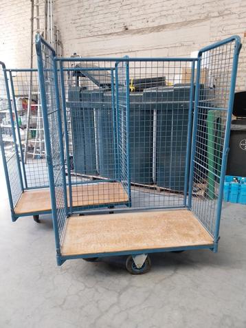 Transport karren op wielen  beschikbaar voor biedingen