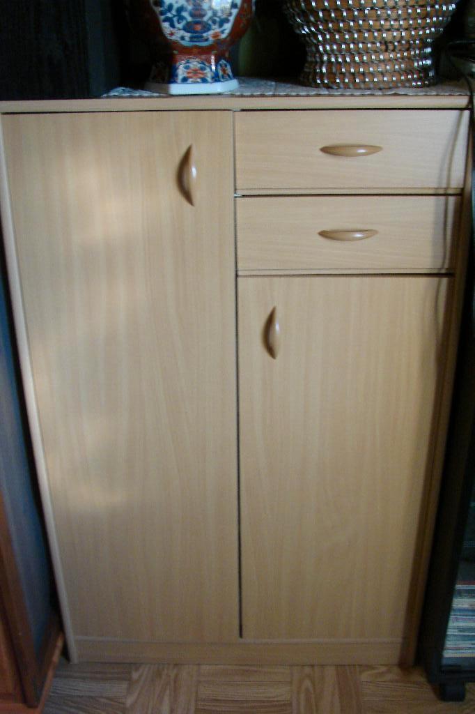 bergkast, Huis en Inrichting, Ophalen, Zo goed als nieuw, Overige houtsoorten, Met deur(en)