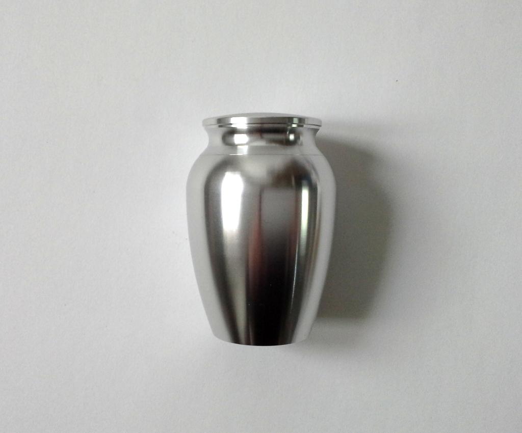 Mini urne funéraire en métal argenté jamais utilisée, Enlèvement ou Envoi, Neuf